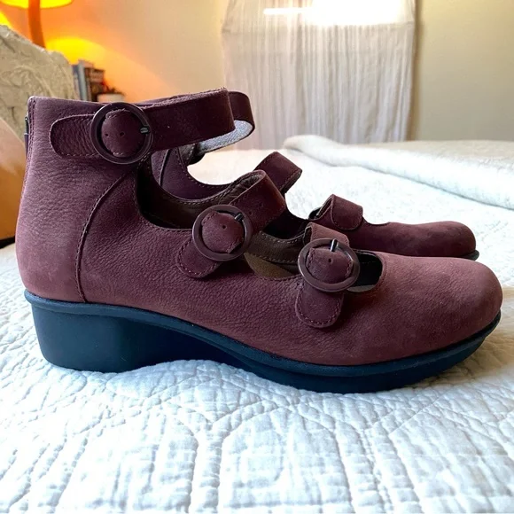Dansko Red Burgundy Three Strap Wedge Heel Mary Jane High Heels Size 38 - Picture 5 of 16